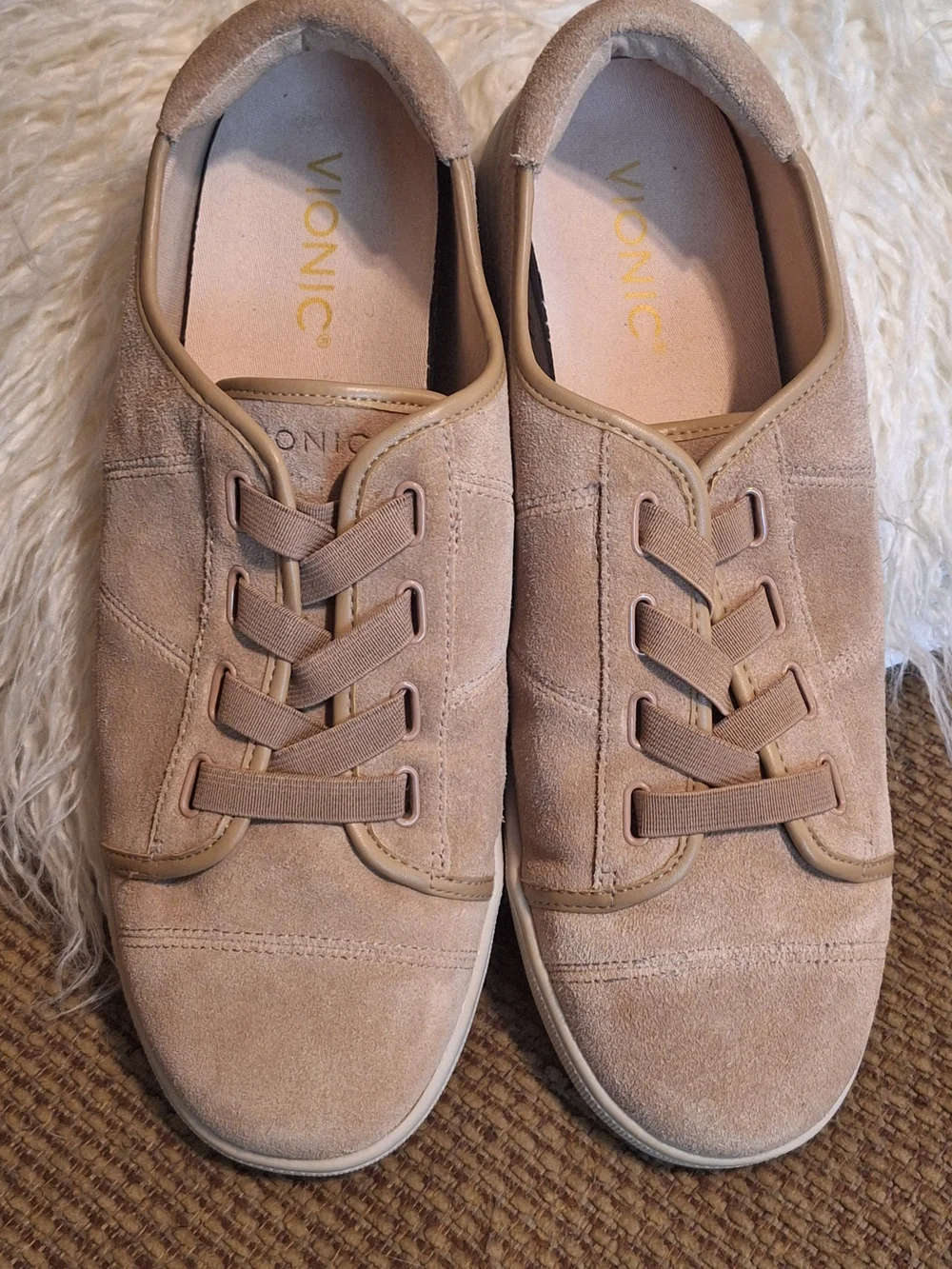 Wide Width Vionic Sandy Suede Lace-Up Sneakers 9.5 Wide